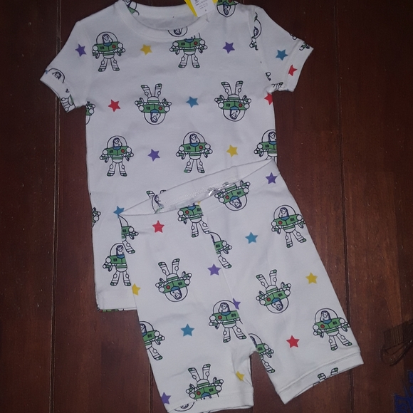 5t nwt boys gap buzz lightyear pajamas - Picture 2 of 3